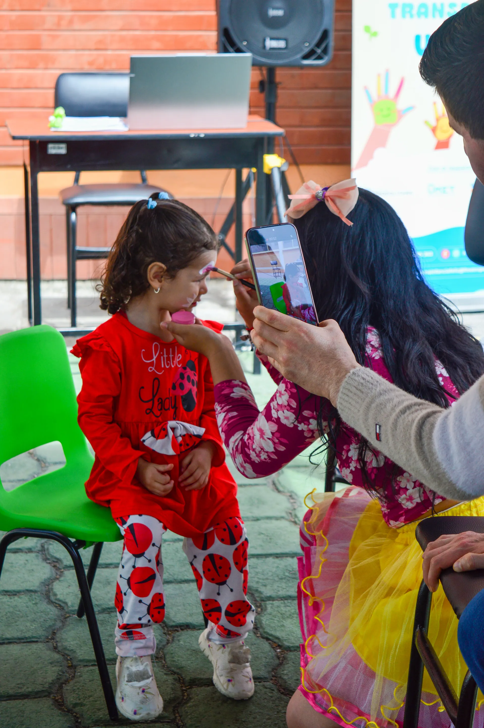 Pintura facial en la inauguración